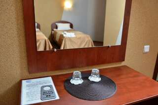Отель Отель Форсаж Ровно Стандартный двухместный номер с 2 отдельными кроватями-2